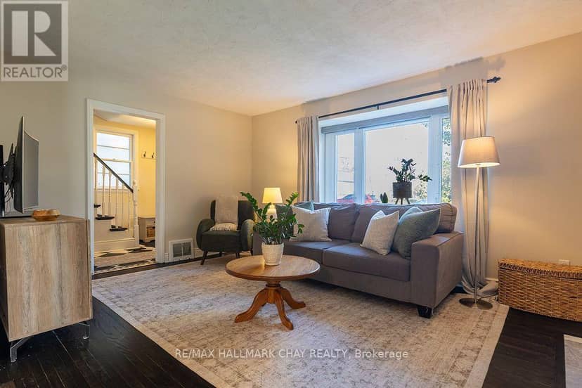 63 Napier Street, Barrie, photo 8