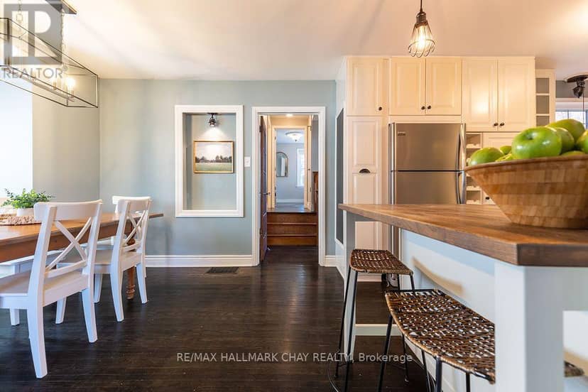 63 Napier Street — photo 9 of 32