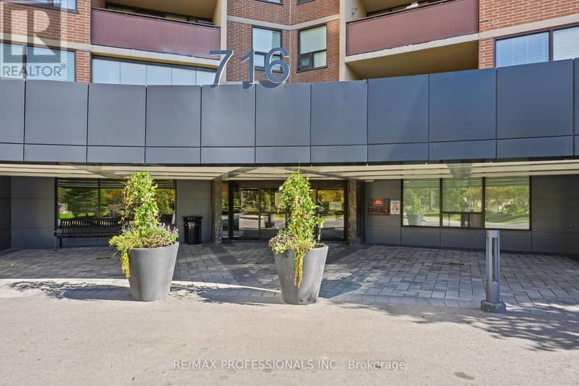 605 - 716 The West Mall Road, Toronto, photo 2