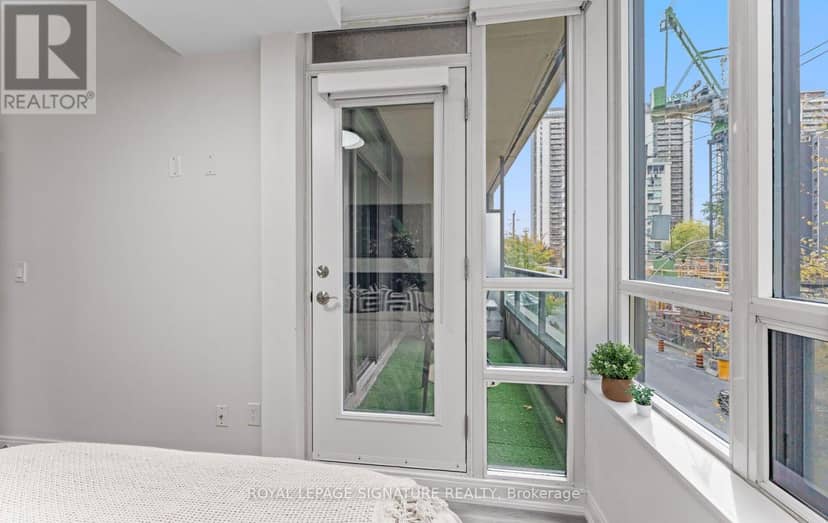 206 - 88 Broadway Avenue — photo 25 of 40
