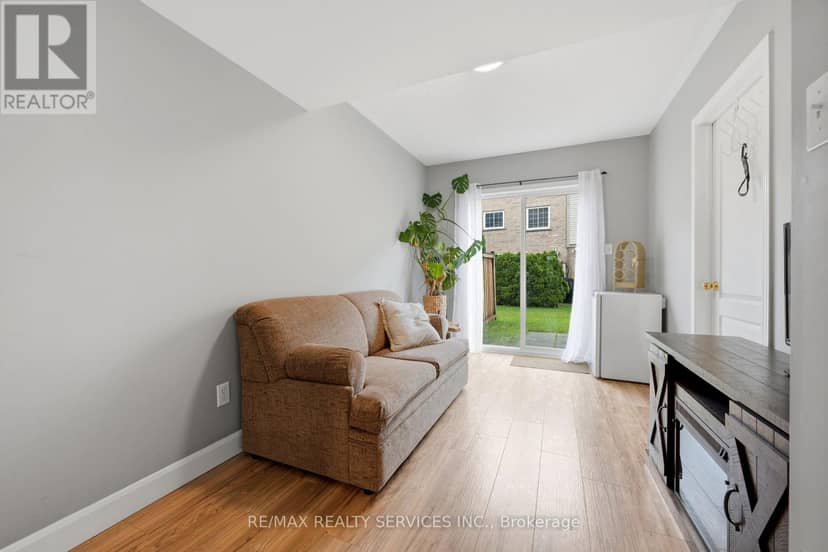 65 - 470 Beach Boulevard — photo 10 of 36