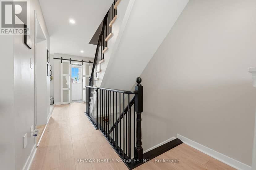 65 - 470 Beach Boulevard — photo 23 of 36