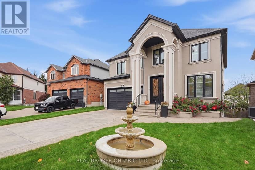 916 Foxbrook Court, Kitchener, photo 2