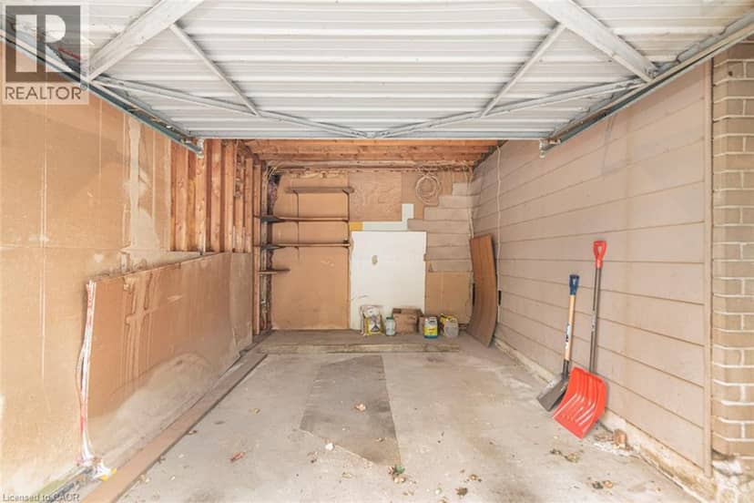 160 BIRCHCLIFFE Crescent — photo 40 of 40
