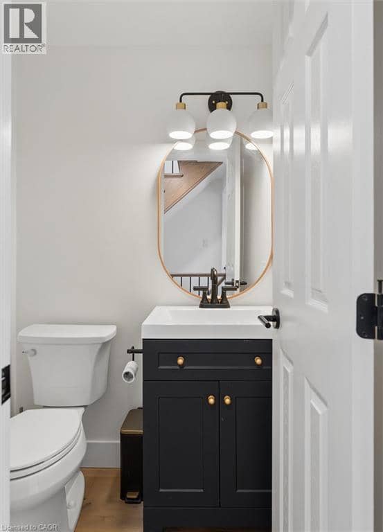 128 SUNPOINT Crescent — photo 19 of 38