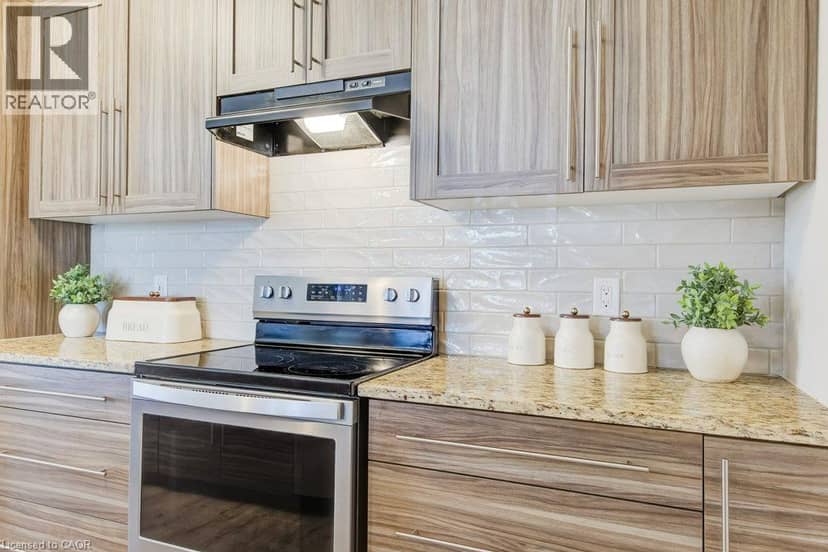 155 THOMAS SLEE Drive Unit# 3A — photo 15 of 36
