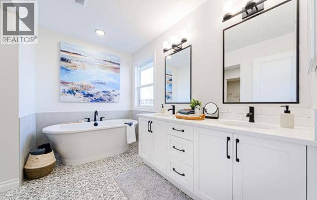 1010 Bayview Crescent SW — photo 11 of 16