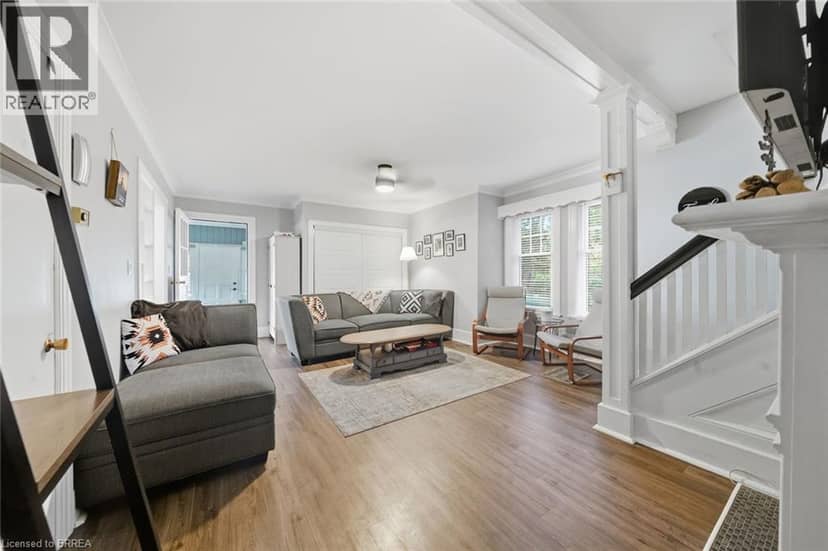 13 FOREST Road — photo 8 of 40