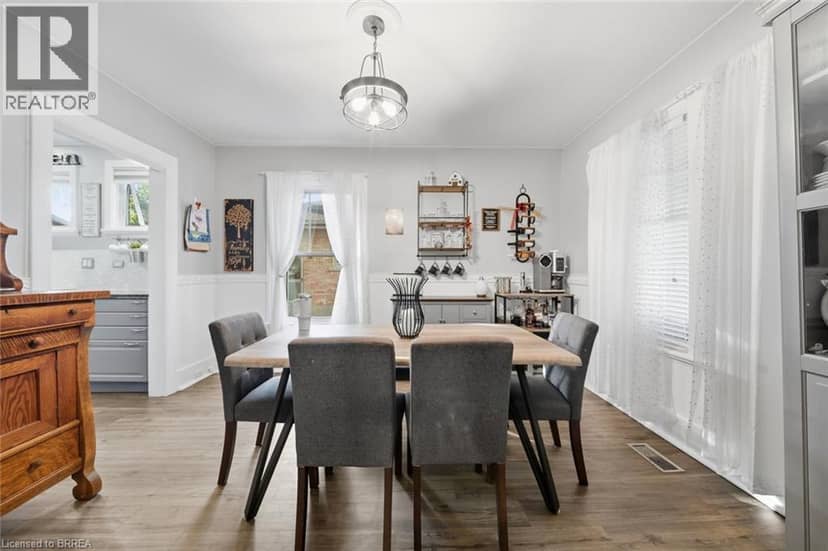 13 FOREST Road — photo 10 of 40