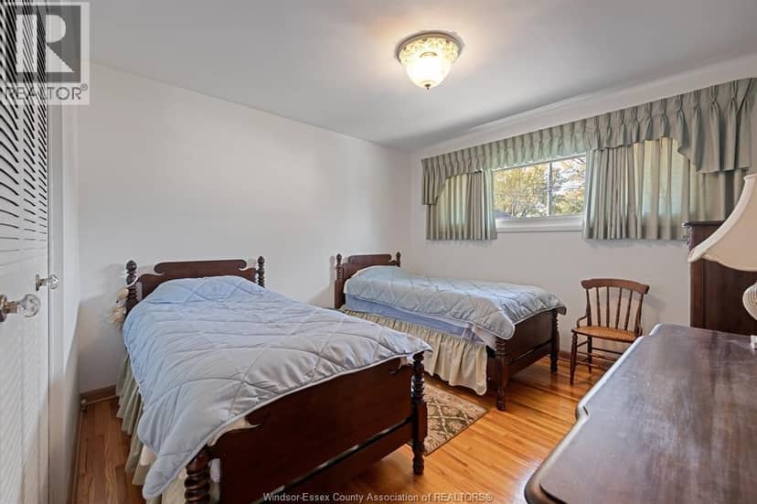 3511 Charlevoix — photo 18 of 23