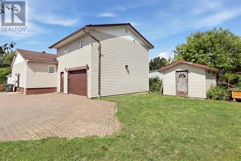 30 Adeline AVE — photo 3 of 36