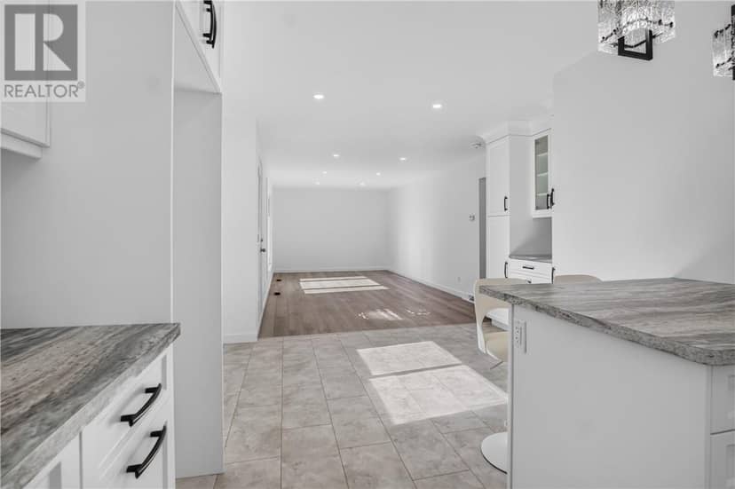 1634 Richard — photo 10 of 40