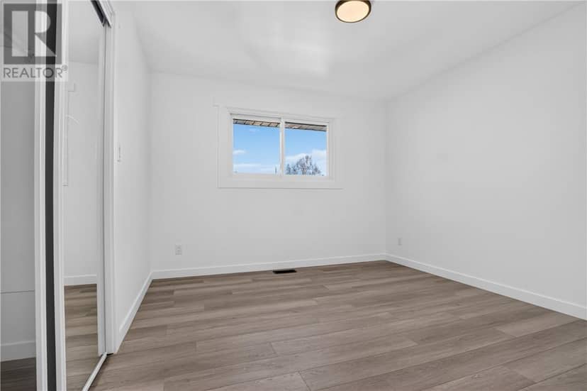 1634 Richard — photo 13 of 40
