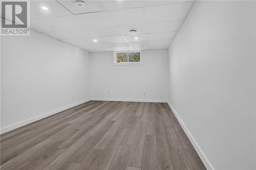 1634 Richard — photo 18 of 40