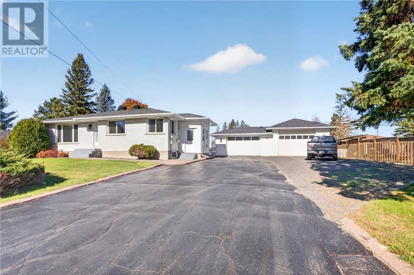 1634 Richard, Val Caron, photo 2
