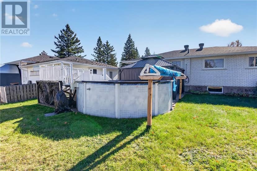 1634 Richard — photo 38 of 40