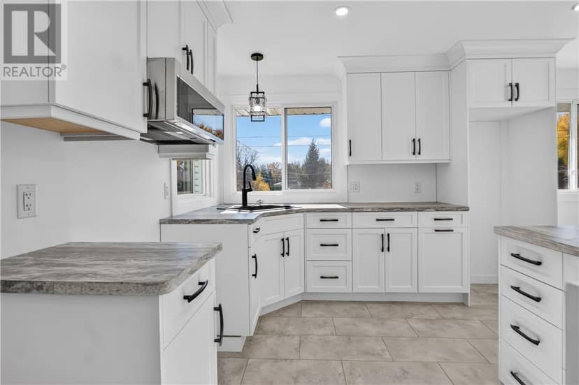 1634 Richard, Val Caron, photo 6
