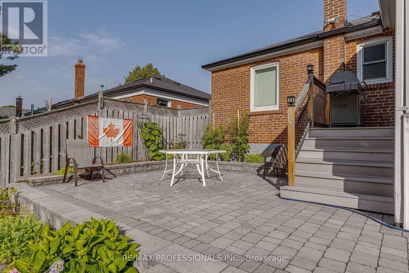 580 Exbury Crescent — photo 26 of 30