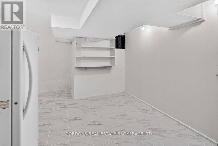 12 Casterton Avenue — photo 34 of 40