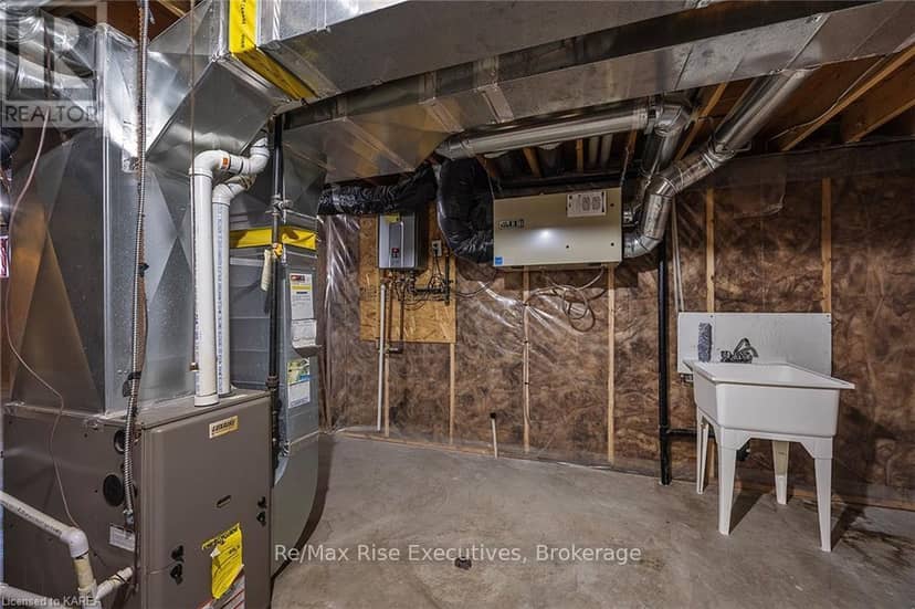 1653 Crimson Crescent — photo 38 of 39