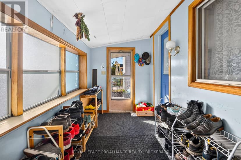 628 Macdonnell Street, Kingston, photo 6