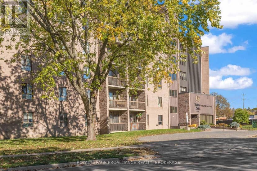 615 - 17 Eldon Hall Place — photo 3 of 23