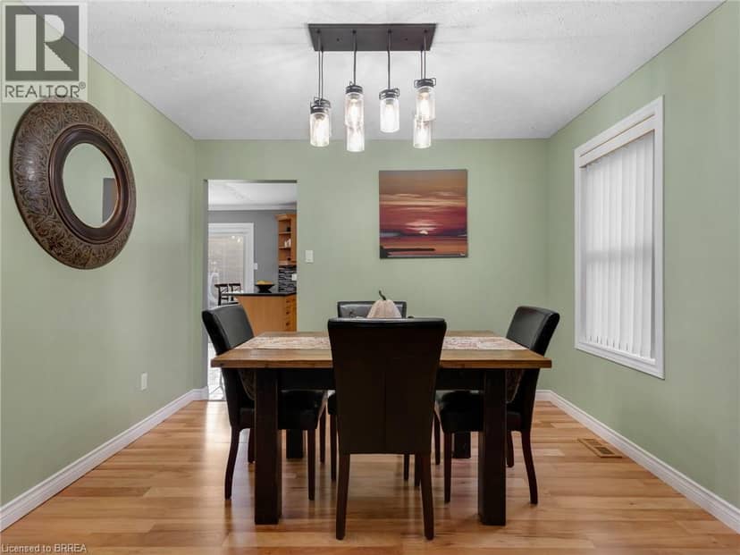 42 EMIDIO Crescent — photo 9 of 40