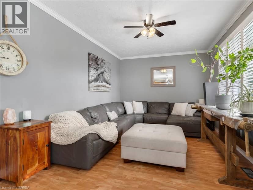 42 EMIDIO Crescent — photo 16 of 40