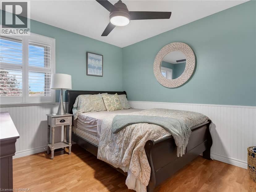 42 EMIDIO Crescent — photo 21 of 40
