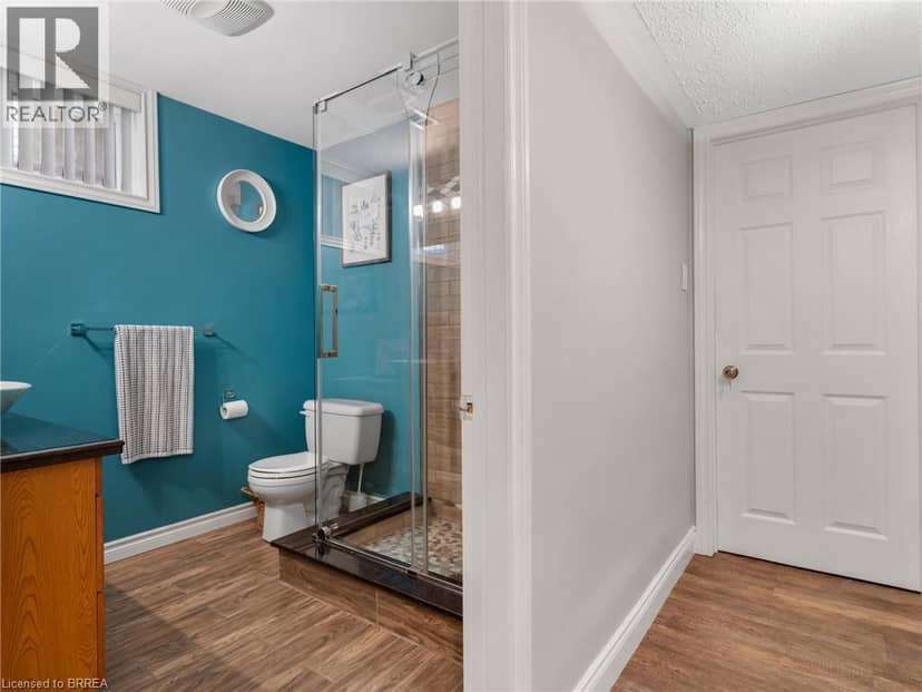 42 EMIDIO Crescent — photo 34 of 40