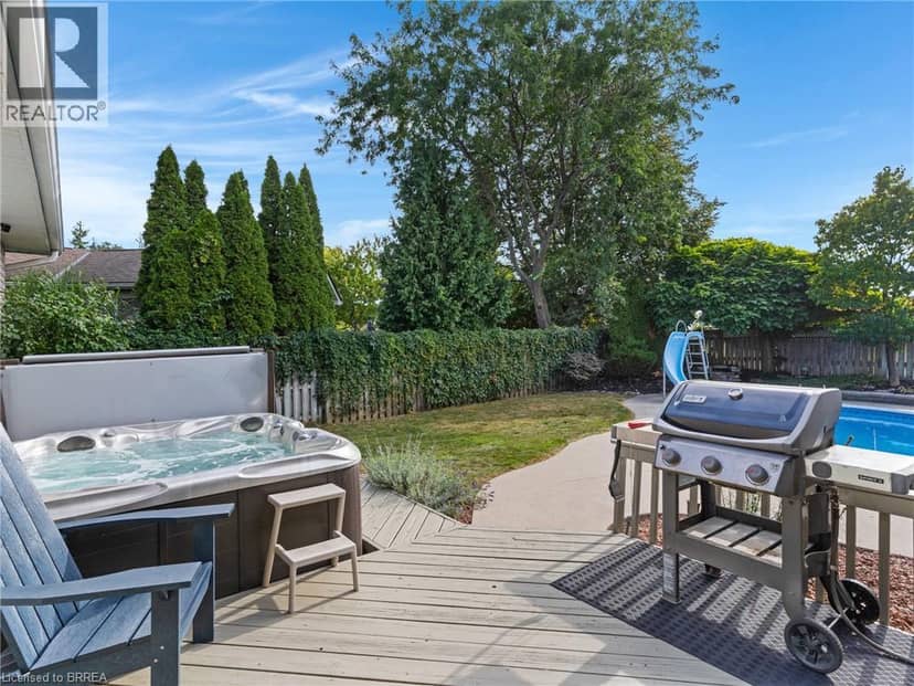 42 EMIDIO Crescent — photo 37 of 40