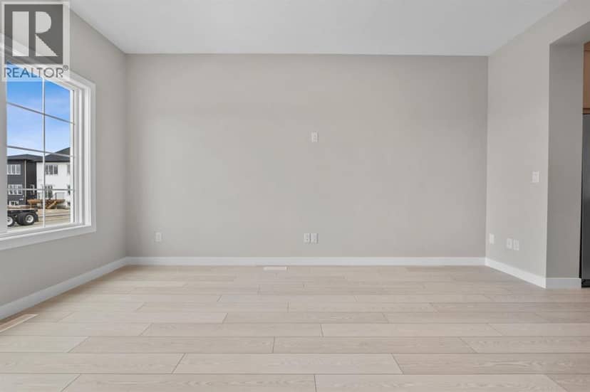 9989 Huxbury Drive NE, Calgary, photo 2