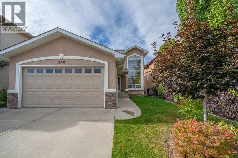 240 Everglade Circle SW, Calgary, photo 2