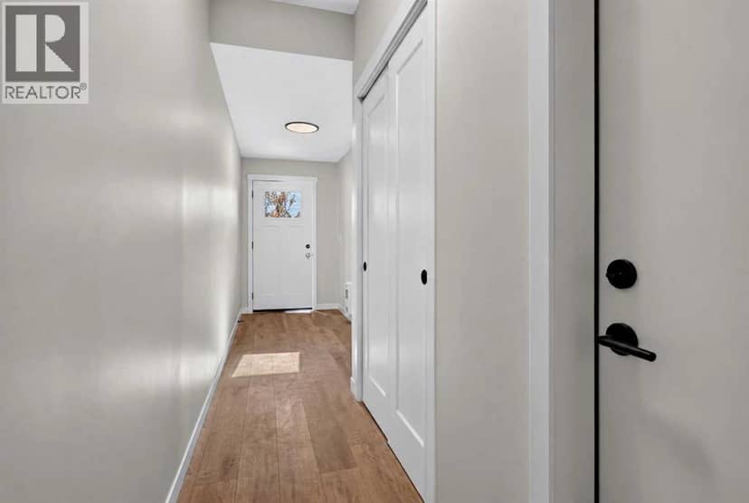 705, 30 Creekside Villas SW, Calgary, photo 5