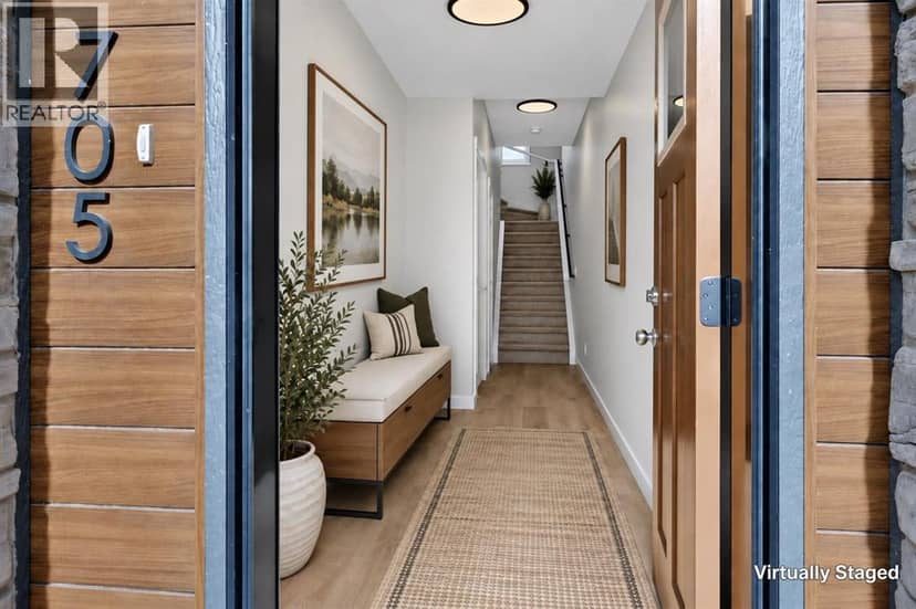 705, 30 Creekside Villas SW, Calgary, photo 3