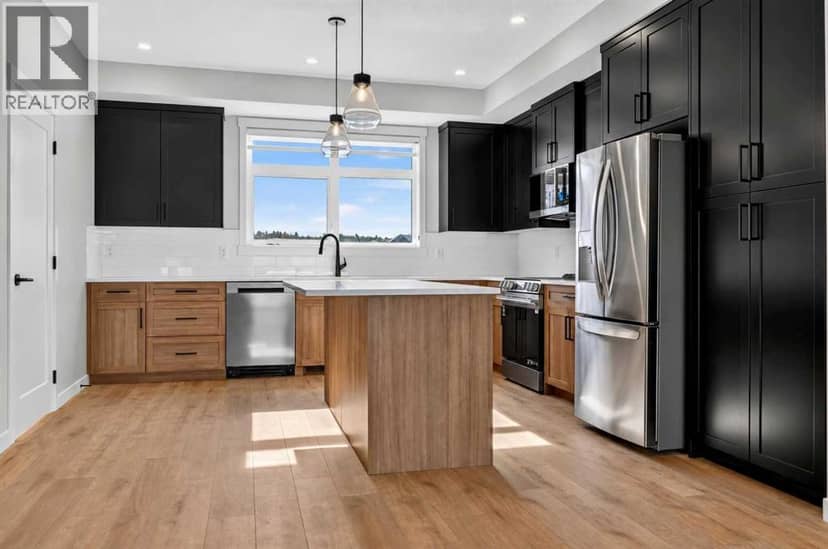 705, 30 Creekside Villas SW, Calgary, photo 7