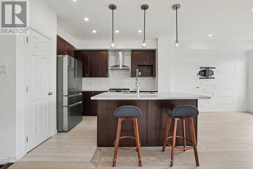 38 Riddell Street — photo 9 of 30