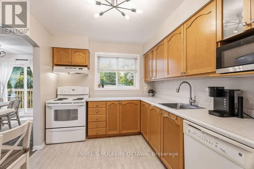 8 - 260 Fenerty Court — photo 9 of 35