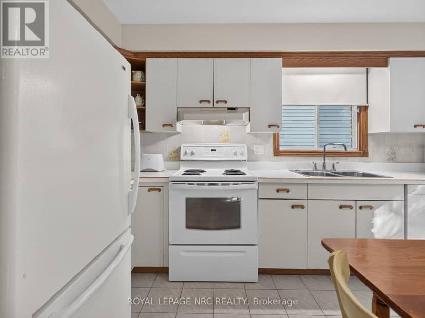 43 Farmington Drive — photo 13 of 40