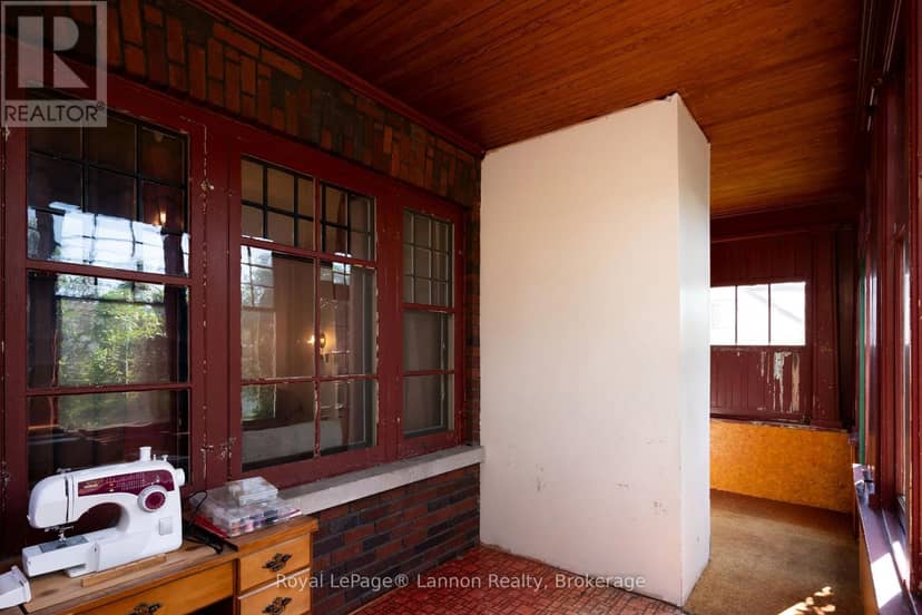 42 Gordon Avenue — photo 19 of 40