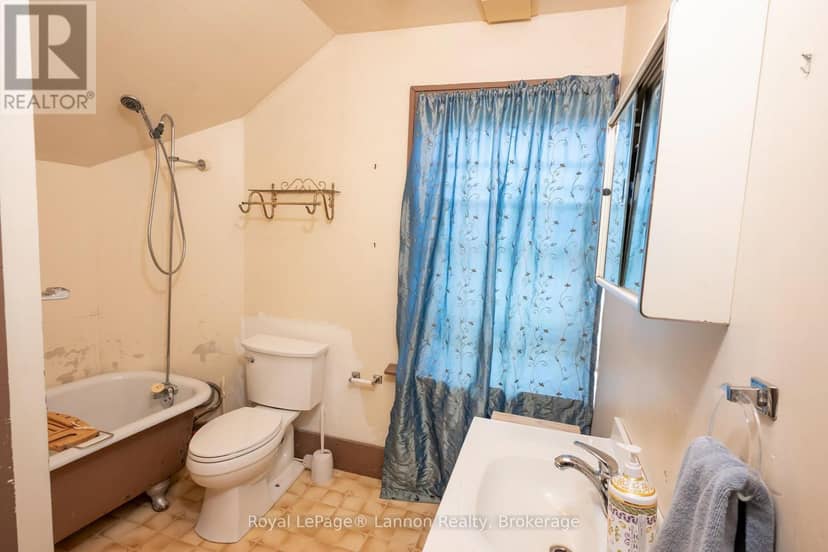 42 Gordon Avenue — photo 24 of 40