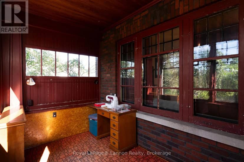 42 Gordon Avenue — photo 31 of 40