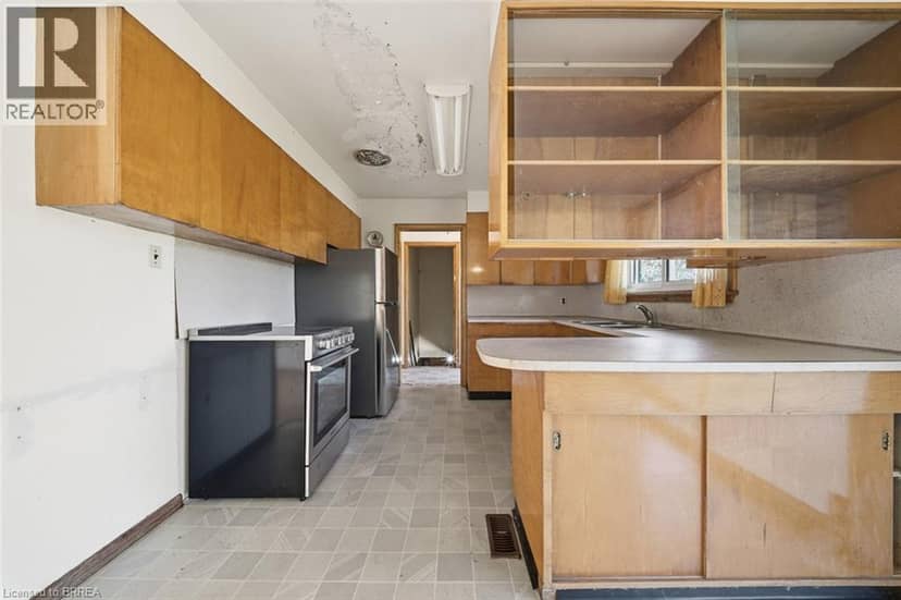 486 CHATHAM Street — photo 9 of 35