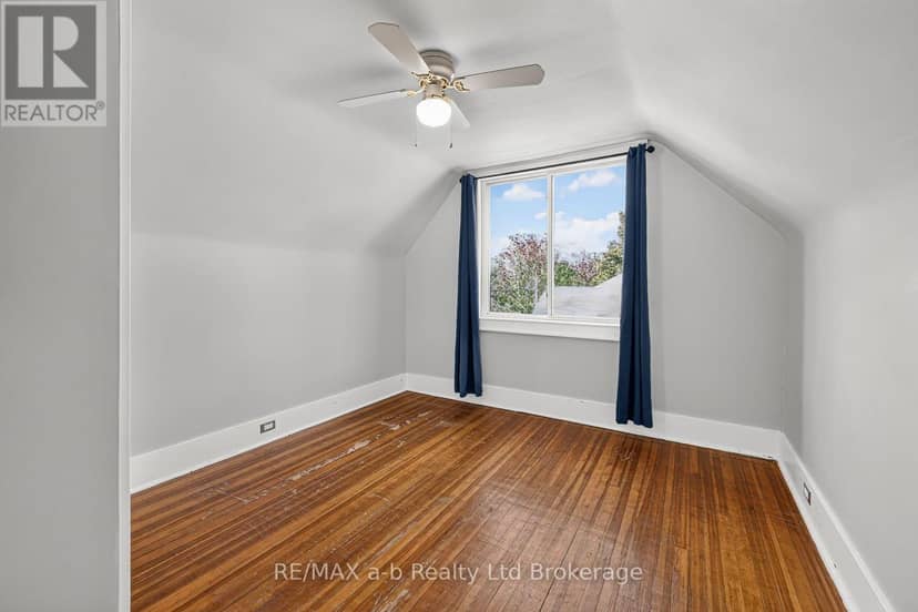 825 James Street — photo 16 of 40