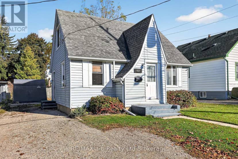 825 James Street, Woodstock, photo 2