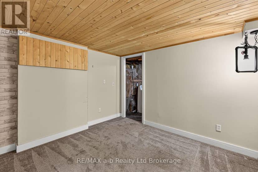 825 James Street — photo 26 of 40
