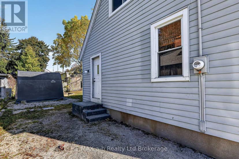 825 James Street — photo 34 of 40