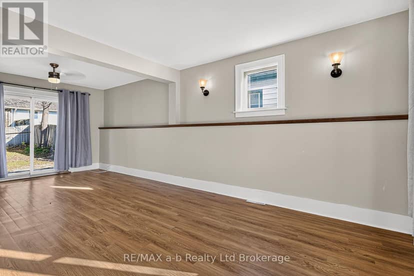 825 James Street, Woodstock, photo 4