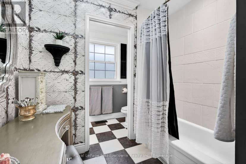 53 Campbell Avenue E — photo 19 of 40