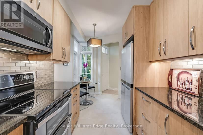 46 Sunnycroft Court W — photo 23 of 40